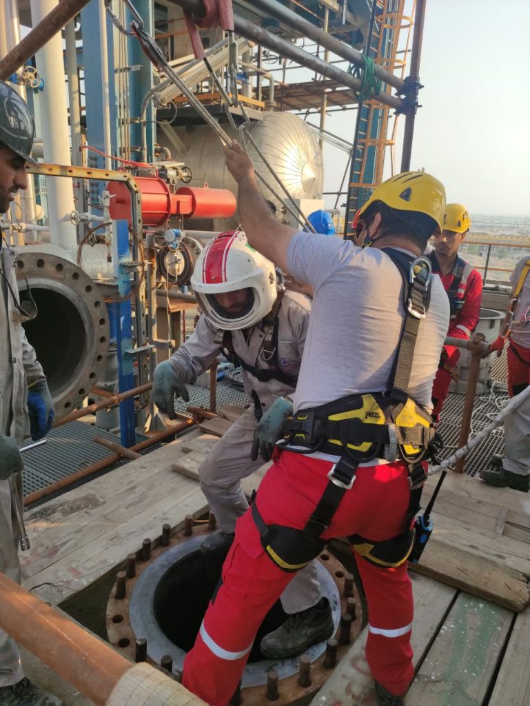 دستگاه محاغظت از جان جهت ورود به فضای بسته